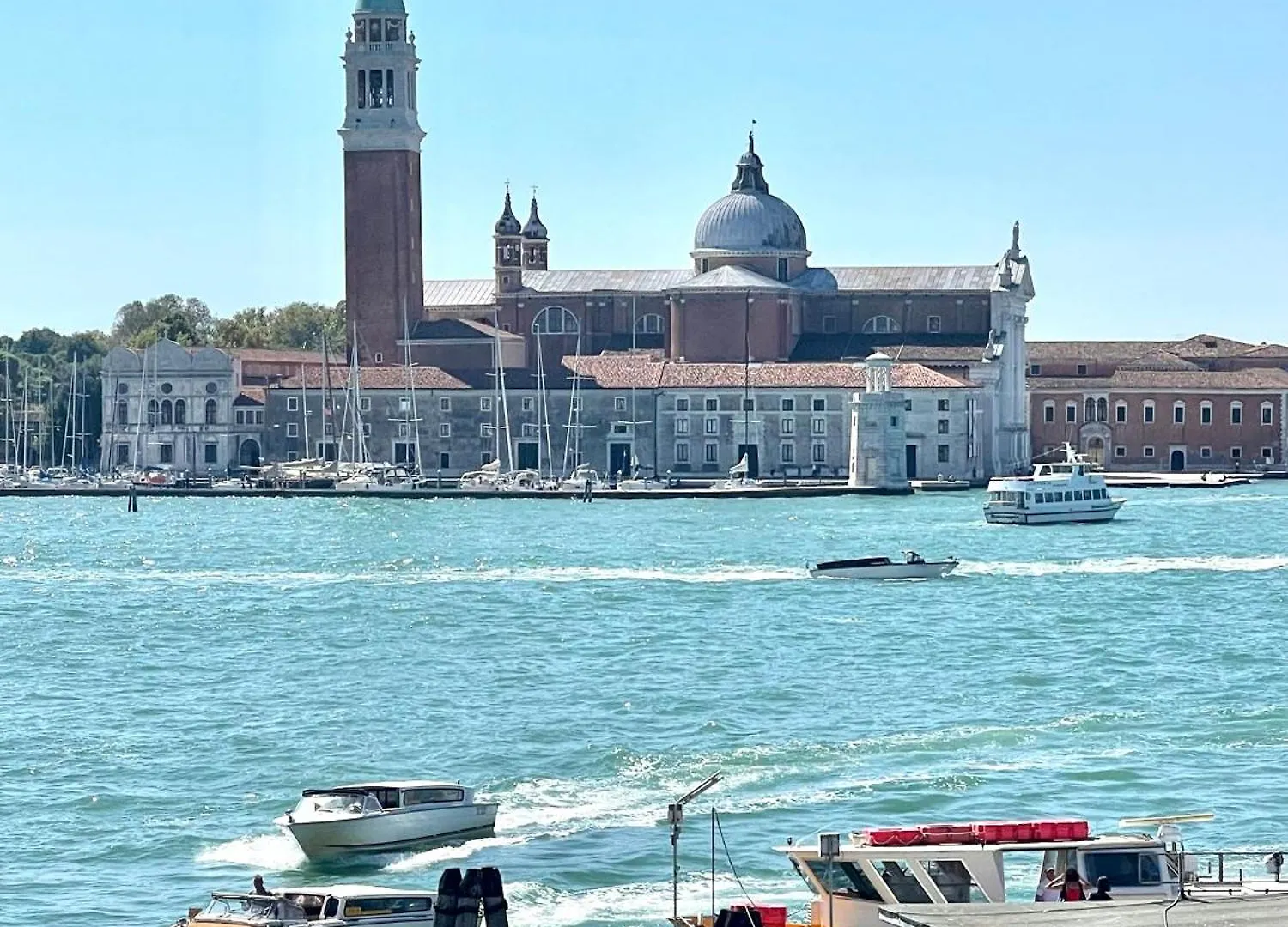 Contacts de The B Collection - San Marco Riva Schiavoni